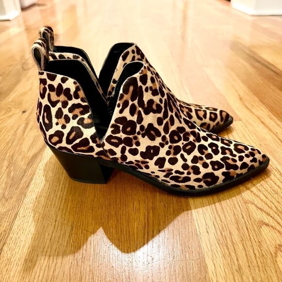 EUC Women's Dolce Vita Sonni Western Calf Hair Leopard Cheetah Bootie Size 6 M - Picture 2 of 8
